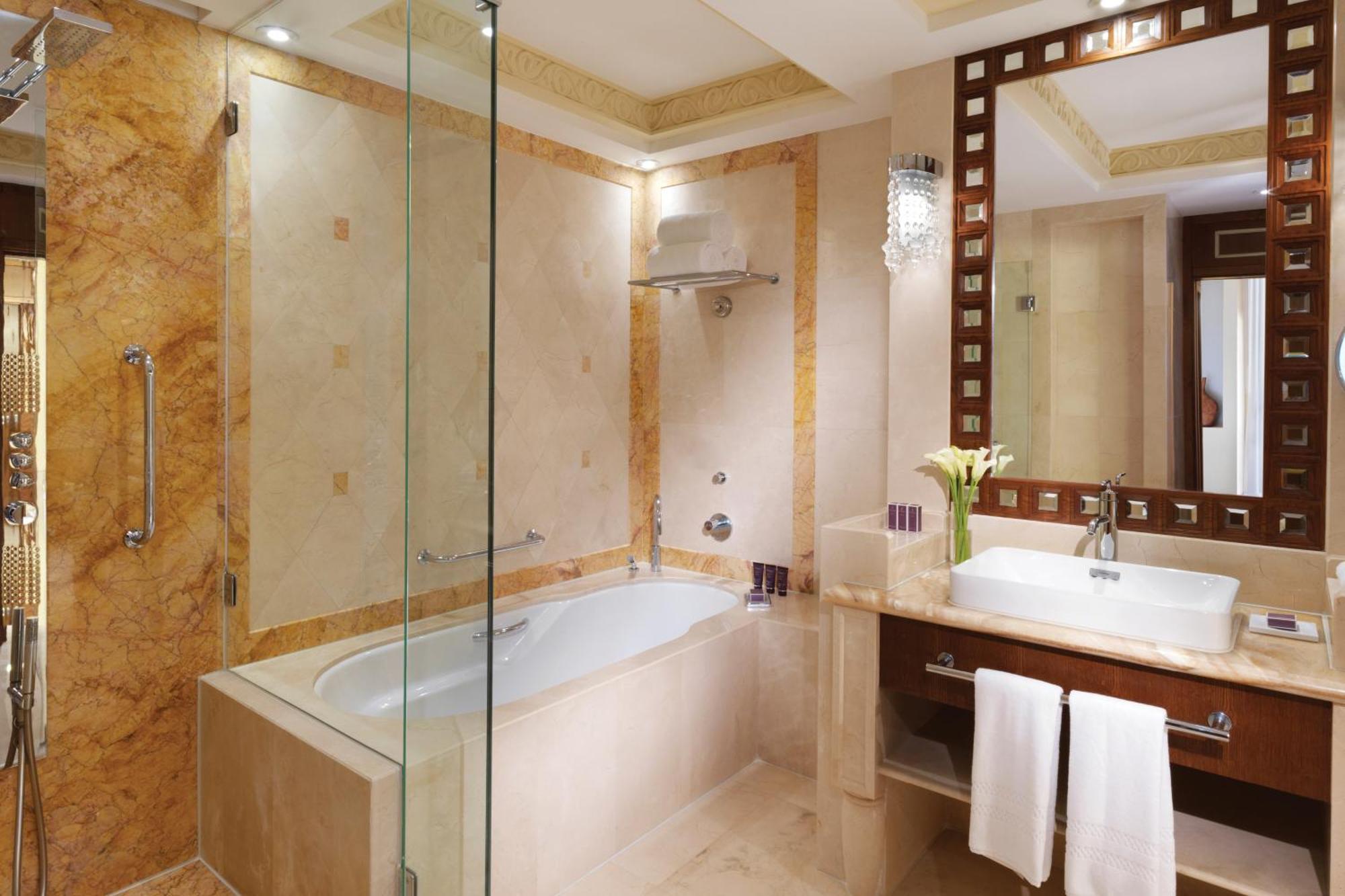 Al Bustan Palace, A Ritz-carlton Ośrodek wypoczynkowy 5*